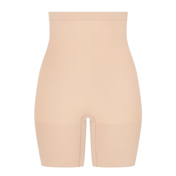 NWOT Spanx Higher Power Short - Picture 5 of 14